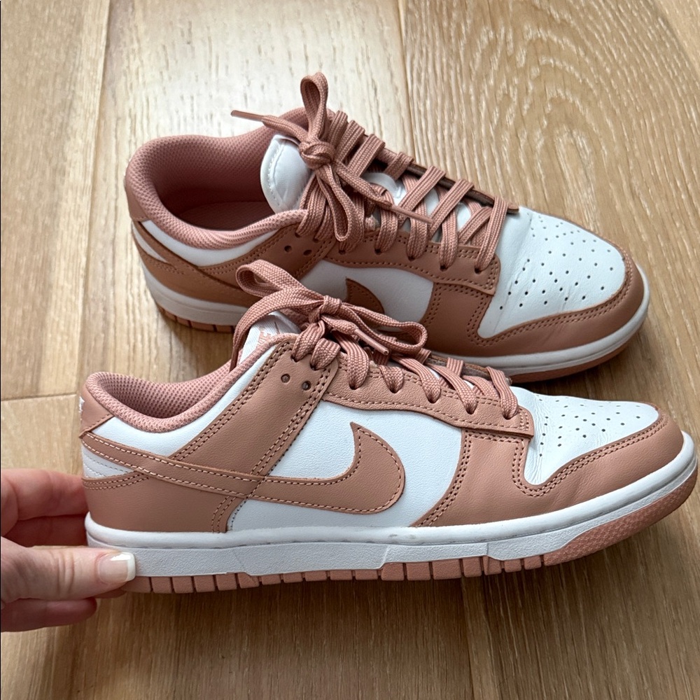 Nike Women's White and terra-cotta color dunks size 7
